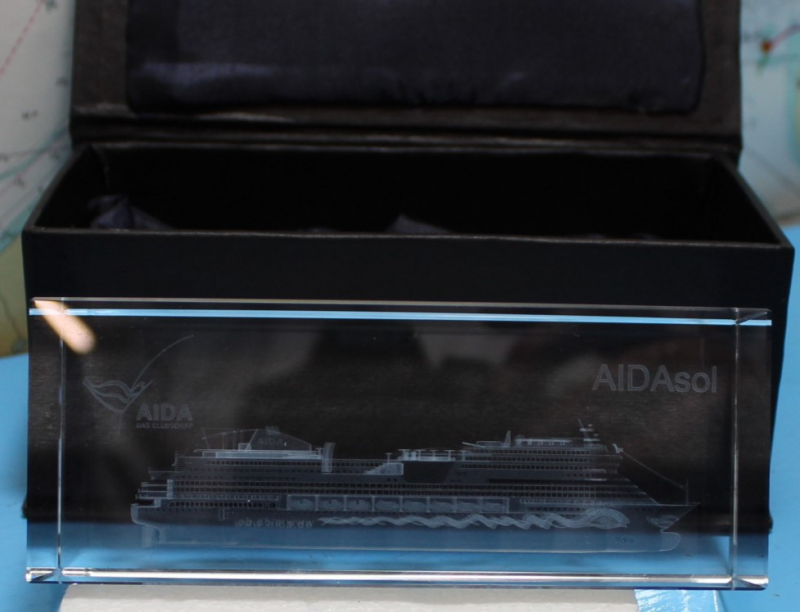 AIDAsol Kreuzfahrtschiff als 3 D Laser Glasblock (1 St.)